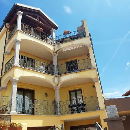 Anna With Sunny Terrace & Seaview Apartman *